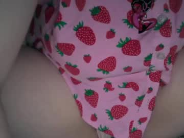 Pearlssswirl Chaturbate stream image from February 11, 2025