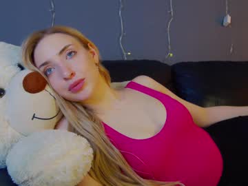 Awiloveme Chaturbate stream image from February 11, 2025