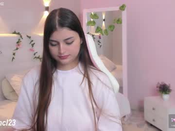 Gabriellahoney18 Chaturbate stream image from February 11, 2025