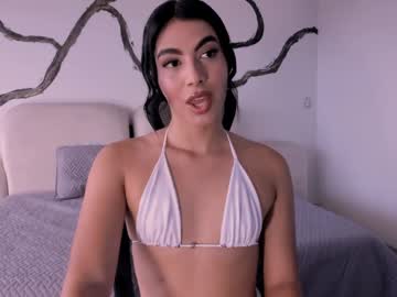 Isabellefoxx Chaturbate stream image from February 11, 2025