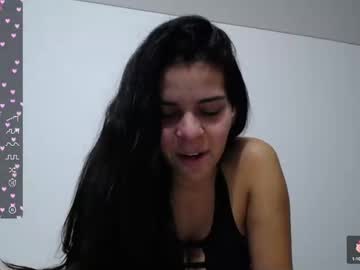 Rossebunny25 Chaturbate stream image from February 11, 2025