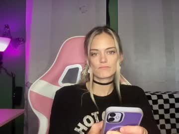 Shereallyreal Chaturbate stream image from February 11, 2025