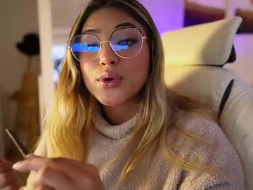 Saraparisi_ Chaturbate stream image from February 11, 2025