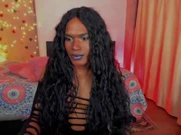 Thegoldenbitch Chaturbate stream image from February 11, 2025