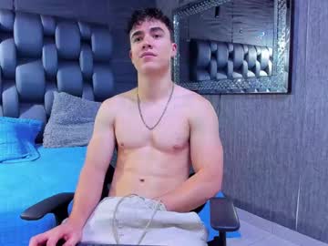 Andre_Parker Chaturbate stream image from February 12, 2025
