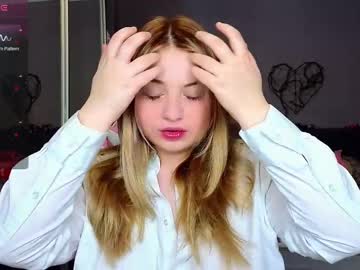 Shy_Blondiee Chaturbate stream image from February 12, 2025