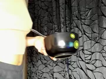 Suzan_Saint Chaturbate stream image from February 12, 2025