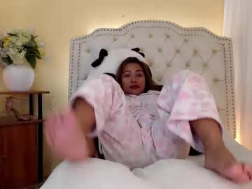 Princessyanzy Chaturbate stream image from February 12, 2025