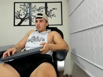 Aron647 Chaturbate stream image from February 12, 2025