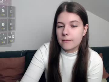 Jenniiferr Chaturbate stream image from February 12, 2025