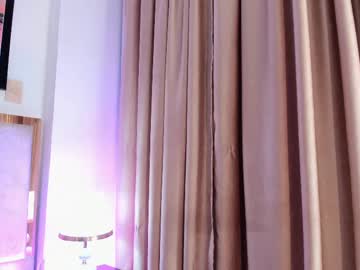 Laragoldd Chaturbate stream image from February 12, 2025