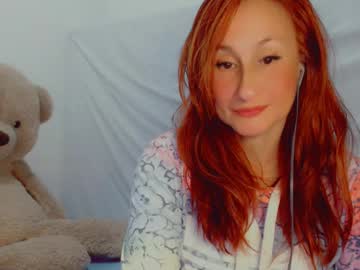 Skarlett2072 Chaturbate stream image from February 12, 2025