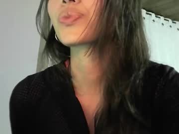 Lunalynch Chaturbate stream image from February 12, 2025
