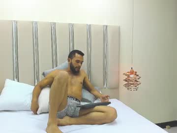 Aron_Bakerr Chaturbate stream image from February 12, 2025