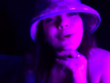 Honeymagicxo Chaturbate stream image from February 12, 2025