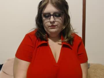 Lunarash Chaturbate stream image from February 12, 2025