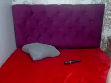 Nahomilux Chaturbate stream image from February 12, 2025