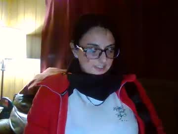 Rayraybaebae Chaturbate stream image from February 12, 2025