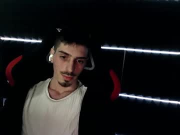 Dauik397 Chaturbate stream image from February 12, 2025