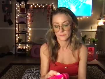 Glowithme13 Chaturbate stream image from February 12, 2025