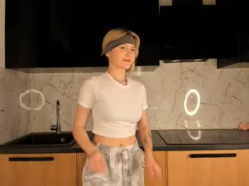 Lornaelswick Chaturbate stream image from February 12, 2025