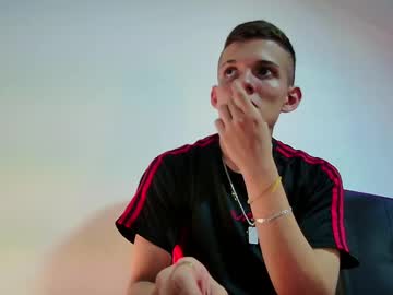 Angelo_Stone13 Chaturbate stream image from February 12, 2025