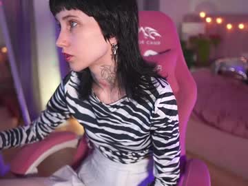 Carmilamoon Chaturbate stream image from February 12, 2025