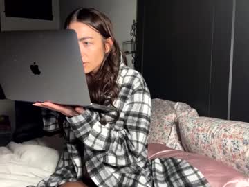 Lolabunnyofficial Chaturbate stream image from February 12, 2025