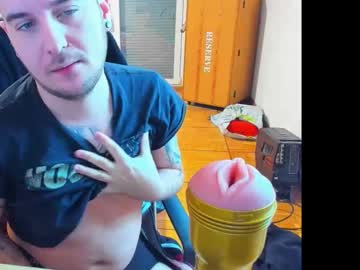 Ohihoe92 Chaturbate stream image from February 12, 2025