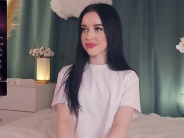 Silvergloss Chaturbate stream image from February 12, 2025