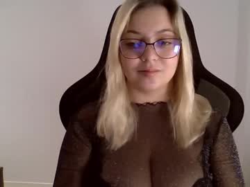 Cynthiabeauty Chaturbate stream image from February 12, 2025