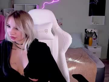 Misstyday Chaturbate stream image from February 12, 2025