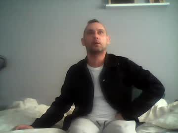 Sonykrzysxxx Chaturbate stream image from February 12, 2025