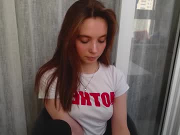 Sara_Foot Chaturbate stream image from February 12, 2025