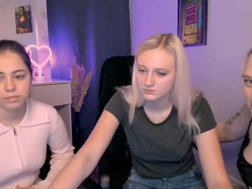 Emili_Dream Chaturbate stream image from February 12, 2025