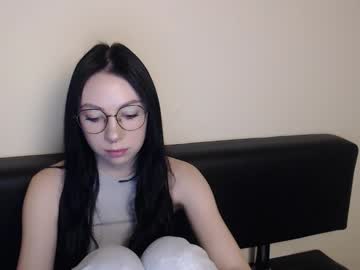 Adelladanger_ Chaturbate stream image from February 12, 2025