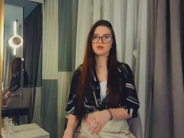 Erleneheap Chaturbate stream image from February 12, 2025