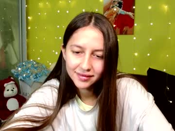 Dinafrittz Chaturbate stream image from February 12, 2025