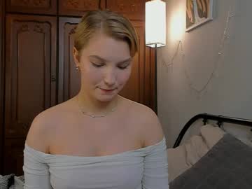 Emily_Home Chaturbate stream image from February 12, 2025