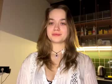 Levelupfox Chaturbate stream image from February 12, 2025