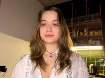 Roxystar17 Chaturbate stream image from February 12, 2025