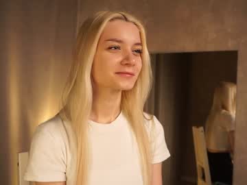 Cassie130505 Chaturbate stream image from February 12, 2025