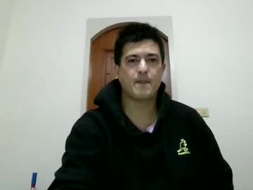 Jhwozy Chaturbate stream image from February 12, 2025