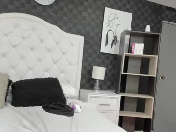 Karolayn_15 Chaturbate stream image from February 12, 2025