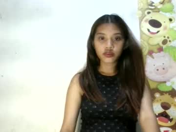 Pinayhotskinny Chaturbate stream image from February 12, 2025