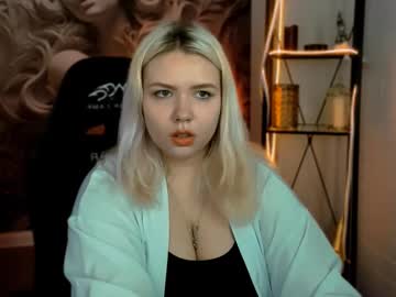 Shenaember Chaturbate stream image from February 12, 2025