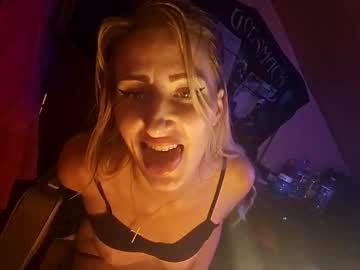 Blondebellaaa3 Chaturbate stream image from February 12, 2025