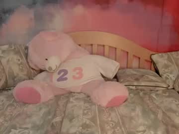 Alyssaasianpersuasion21 stream image from February 12, 2025