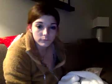 Lunalynn28 Chaturbate stream image from February 12, 2025