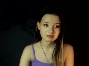 Mevvlia Chaturbate stream image from February 12, 2025